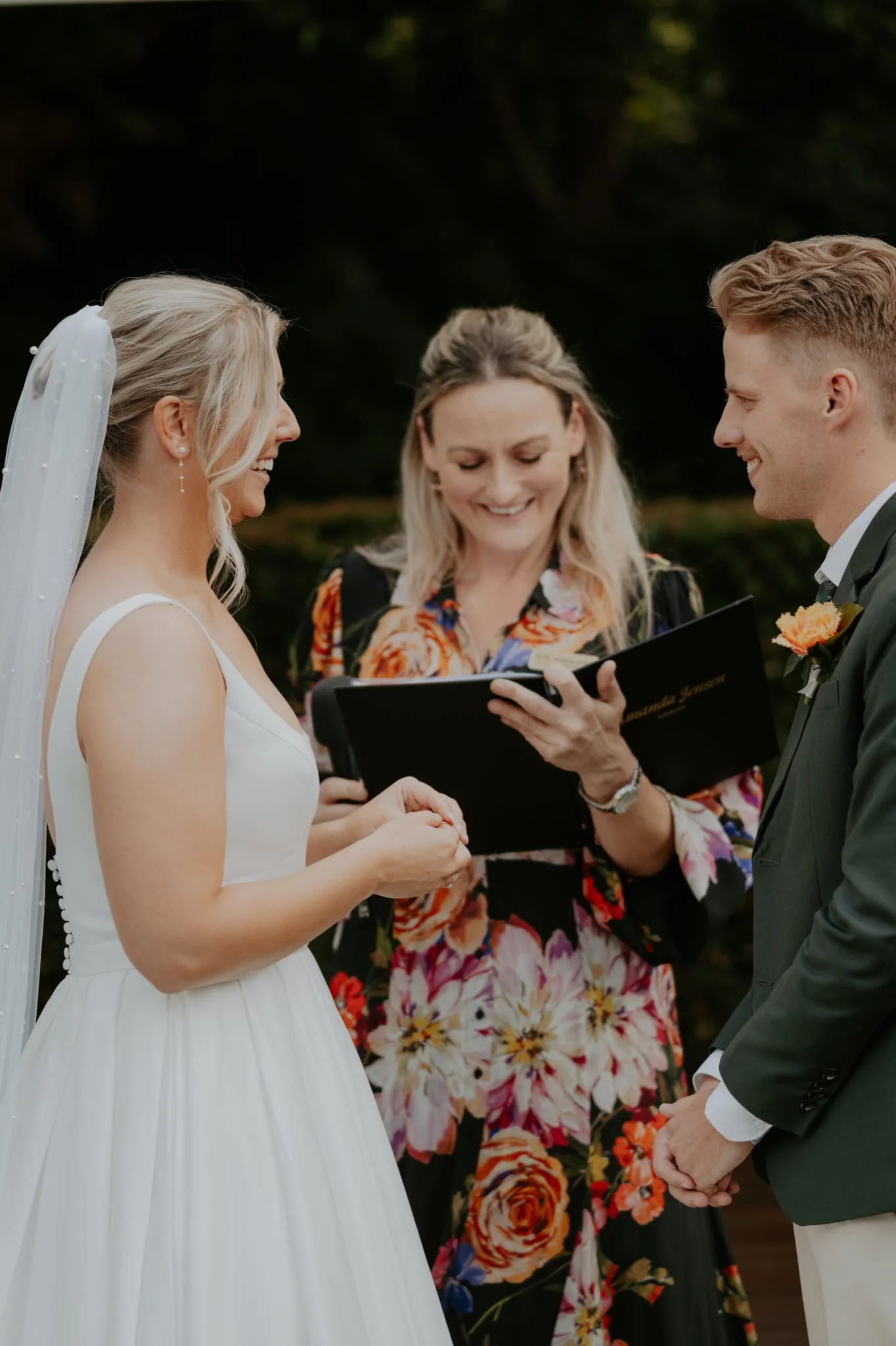 Amanda-Jensen-Weddings-Sunshine-Coast-marriage-celebrant-musician-MC-DJ-photo-Aesthete-Film-and-Photography