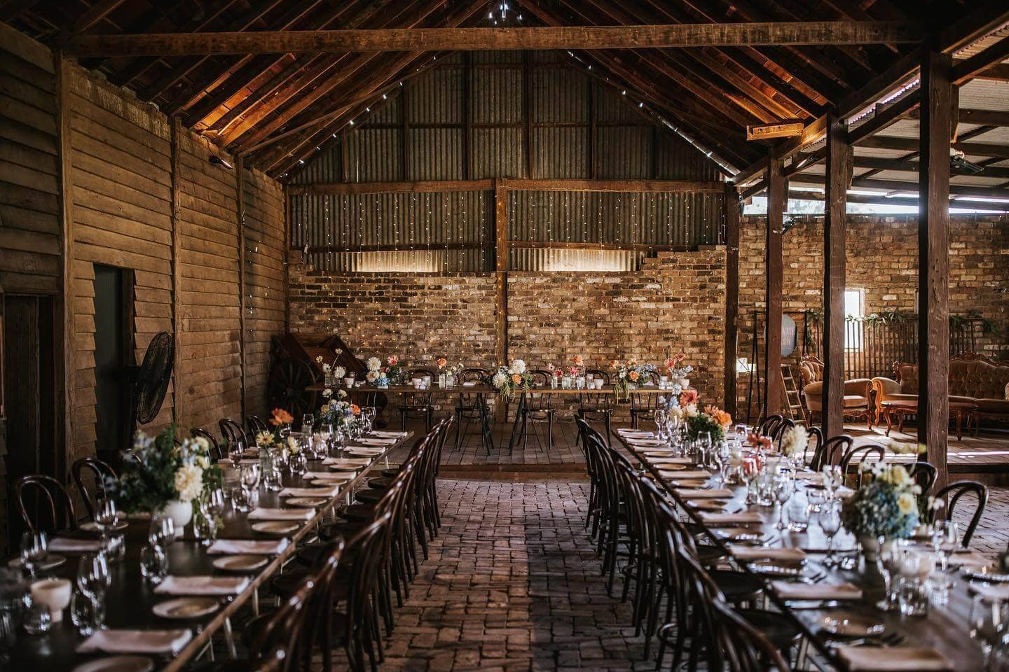 Best-rustic-country-wedding-venues-australia-Gledswood-Homestead-NSW-Neaton-Photography