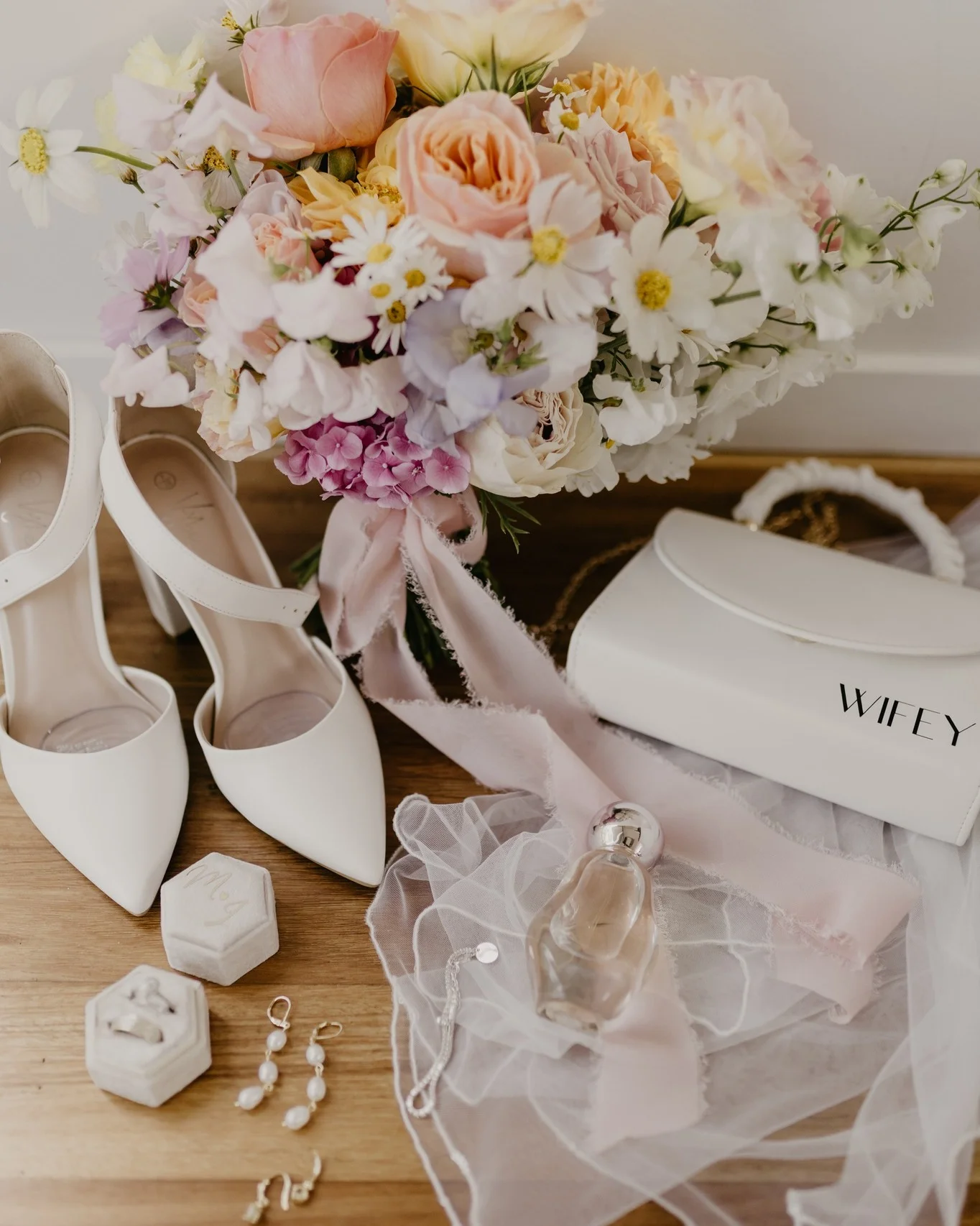 Emergency-bridal-kit-photo-@tayandfrancis