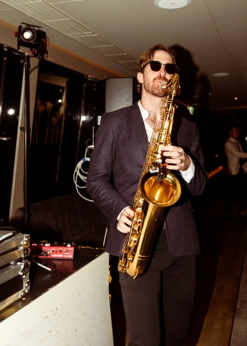 Feels-Music-and-Entertainment-wedding-DJ-MC-vocalists-musicians-sydney