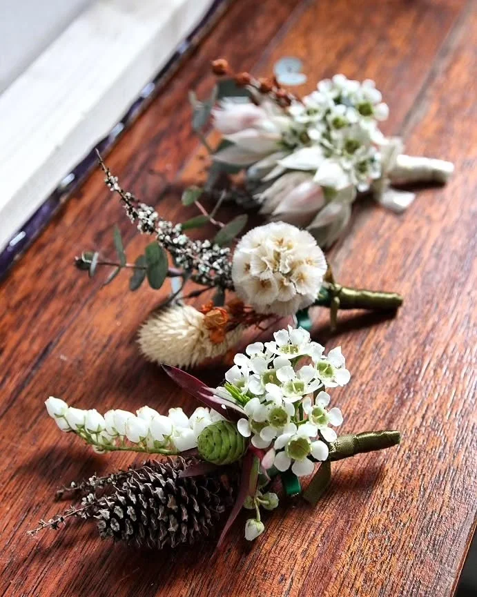 Neutral-wedding-ideas-inspiration-floral-buttonholes-Maple-Florist-Sydney