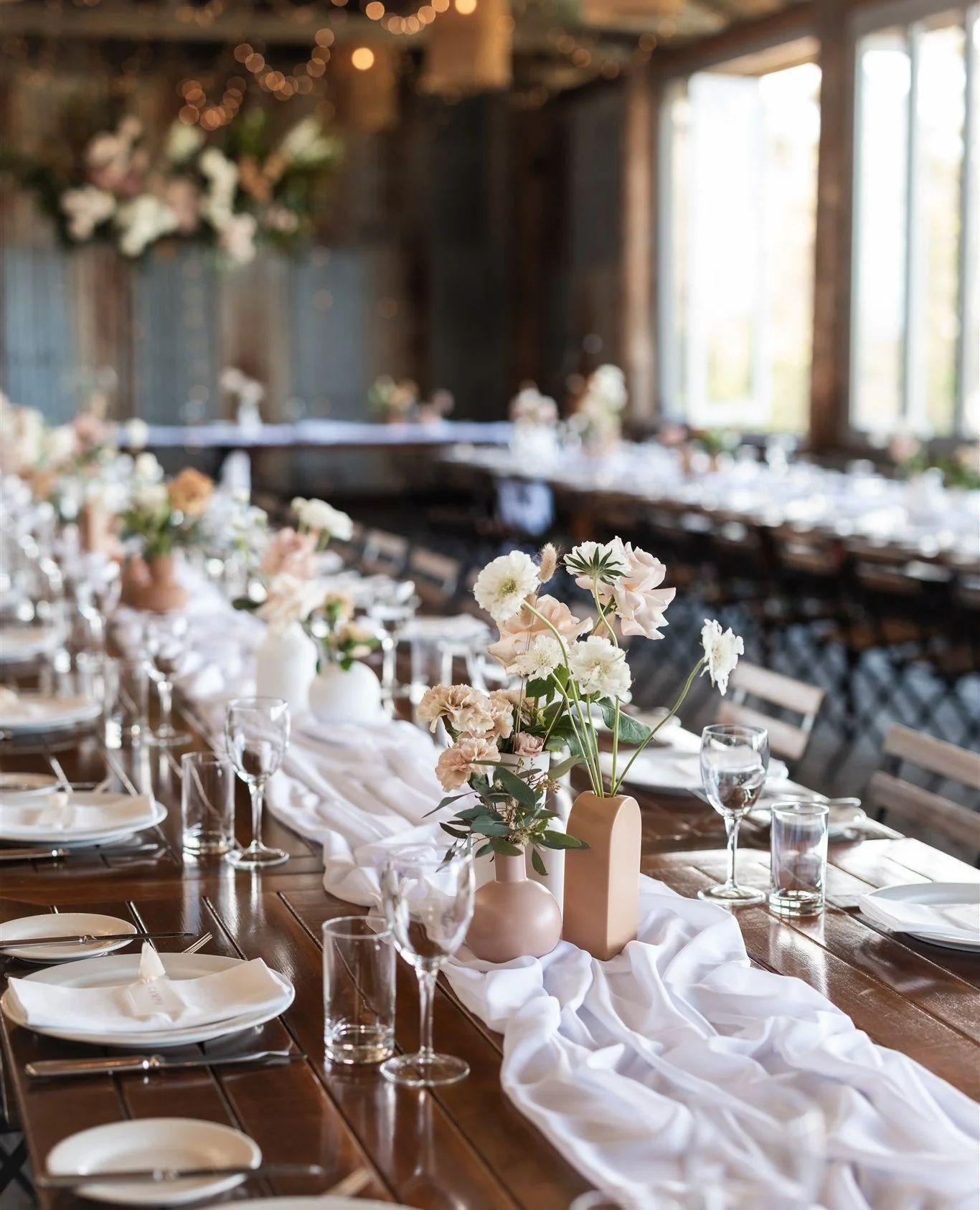Neutral-wedding-ideas-inspiration-styling-Splash-Events-photo-@thelanecreators