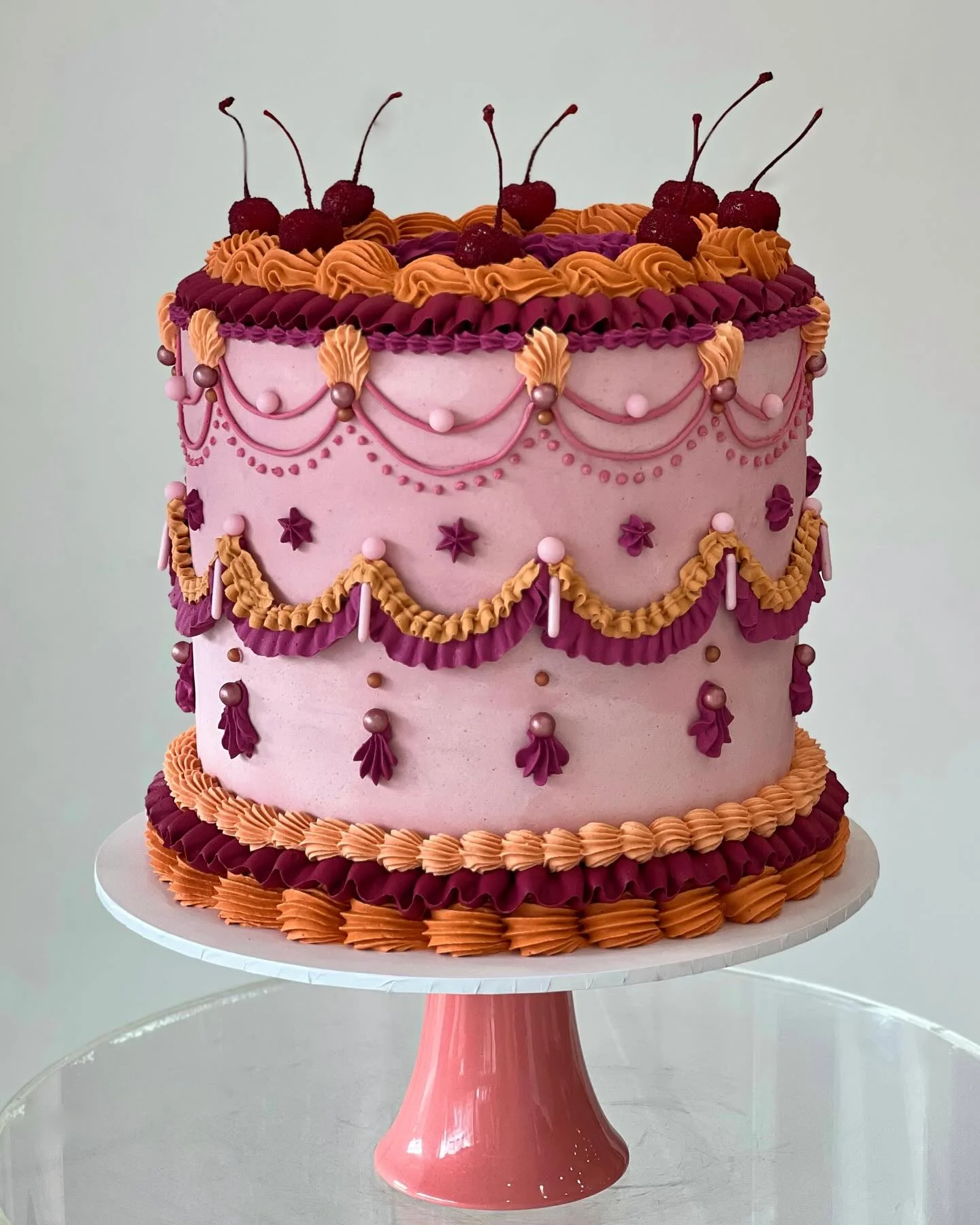 Pink-wedding-ideas-inspiration-cake-by-Mad-About-Cakes-Melbourne