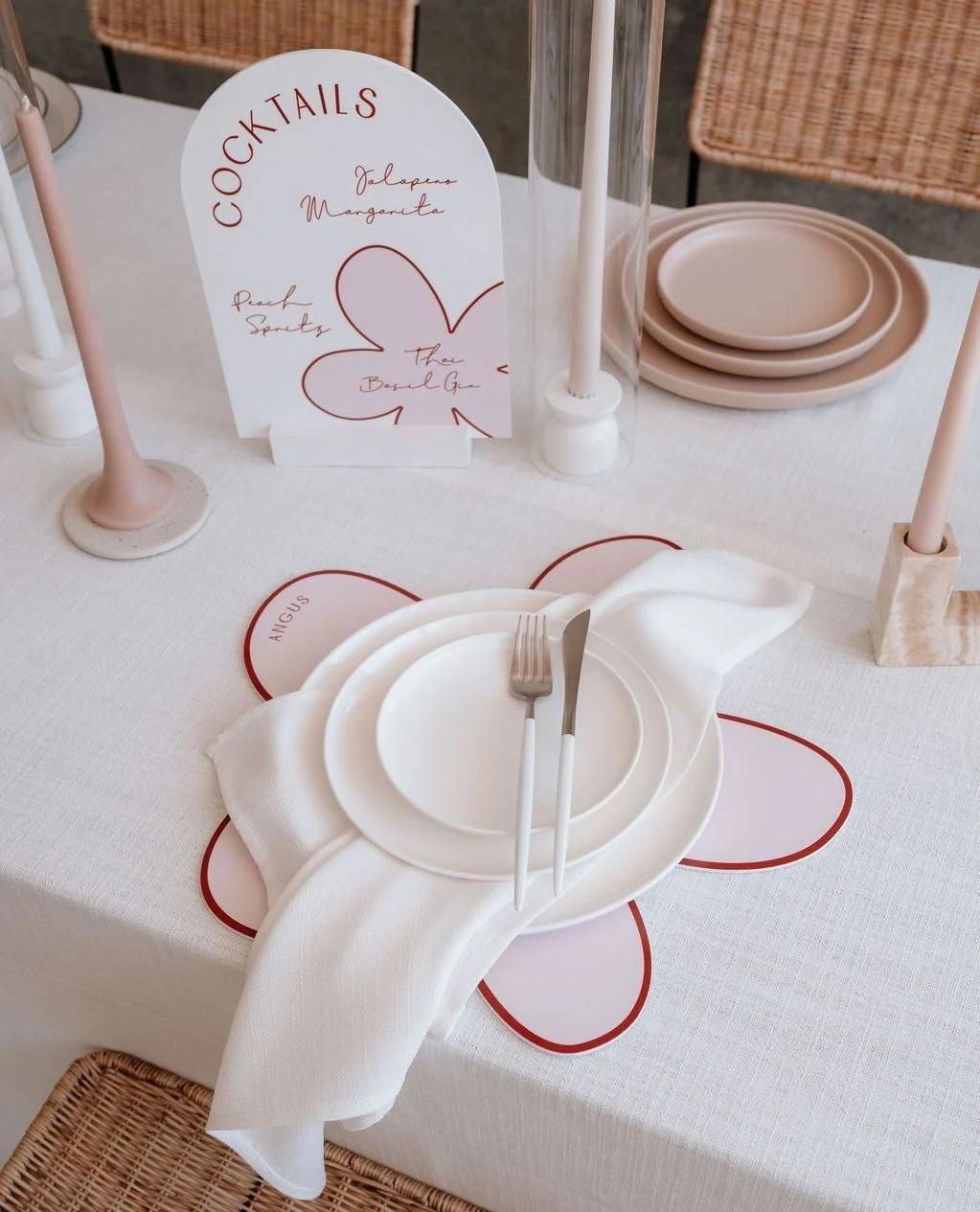 Pink-wedding-ideas-inspiration-stationery-and-styling-Lovebird-Weddings-photo-@itsjaclee