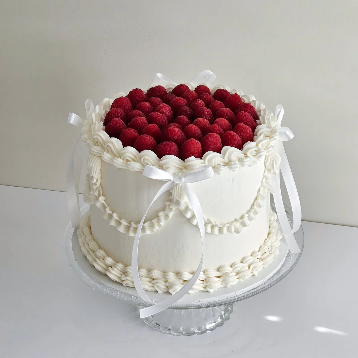 Red-wedding-ideas-inspiration-cake-by-Cupcake-Elegance-Maleny