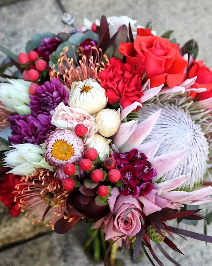 Red-wedding-ideas-inspiration-floral-bouquet-Maple-Florist-Sydney