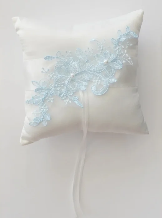 Something-Blue-for-wedding-ideas-inspiration-The-Wedding-Garter-ring-bearer-pillow