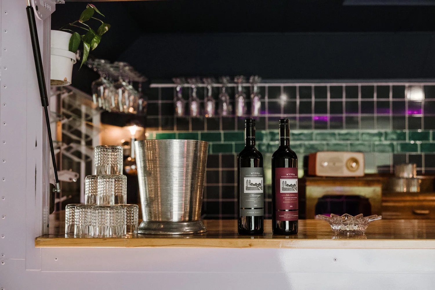 The-Speakeasy-Hotel-caravan-bar-mobile-wedding-beverage-catering-Adelaide-photo-Little-Car-Photography