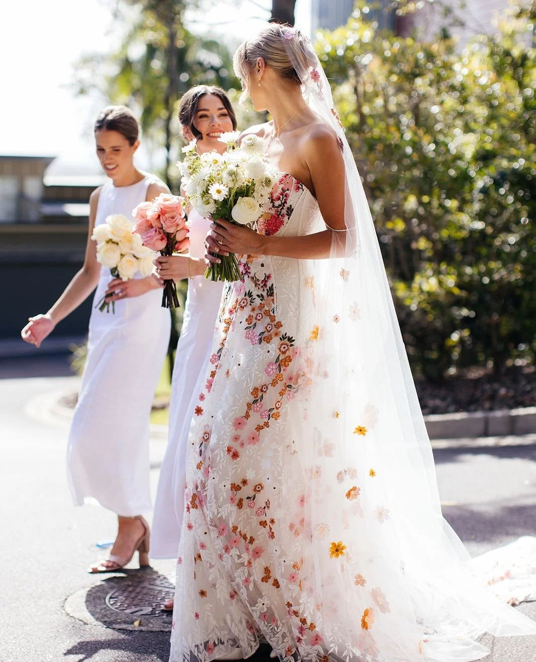 Yellow-wedding-ideas-inspiration-dress-by-@ruedeseinebridal-photo @mimo.weddings
