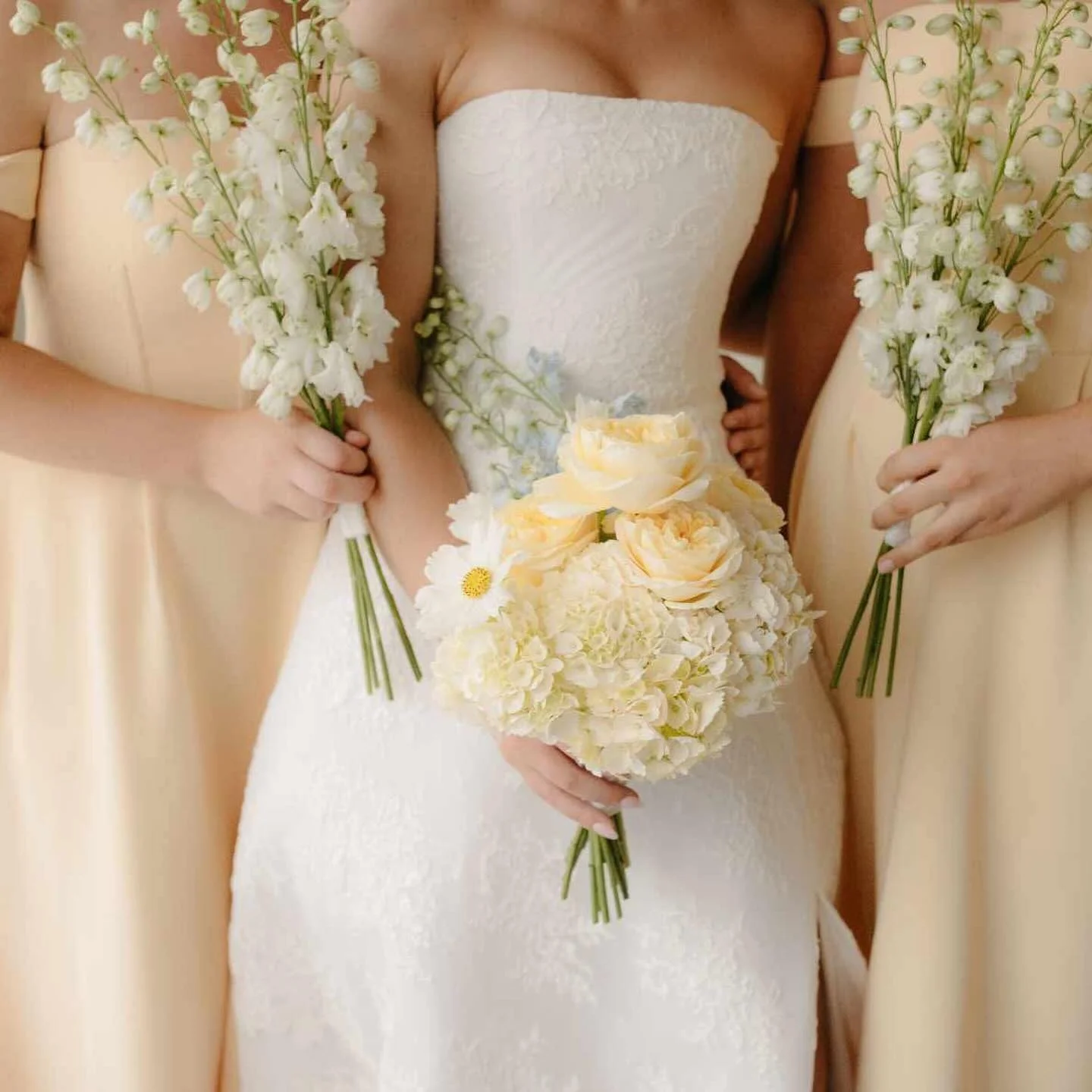 Yellow-wedding-ideas-inspiration-flowers-by-The-New-Leaf-Boutique-photo-@whitesandwoods
