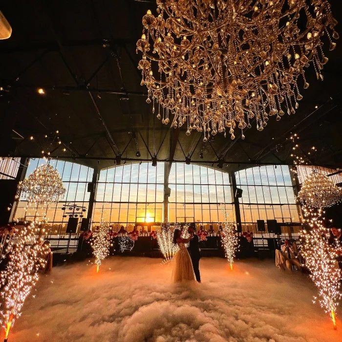Yellow-wedding-ideas-inspiration-special-effects-by-Sparked-Events