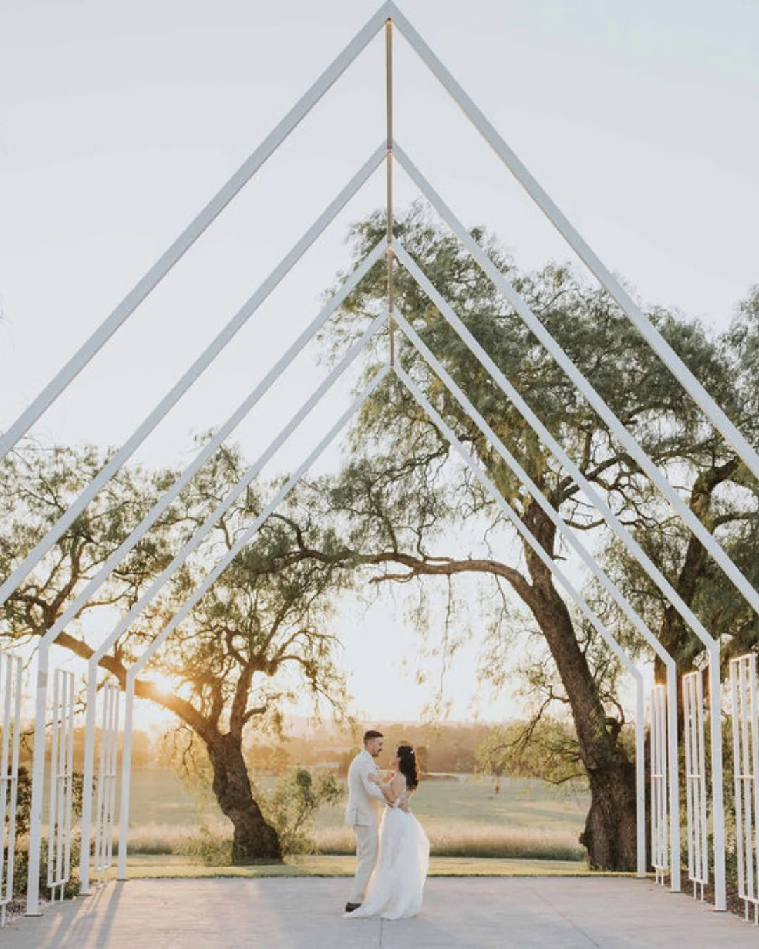 amazing-wedding-venues-sydney-nsw-Burnham-Estate-photo-@zeeandceestudio