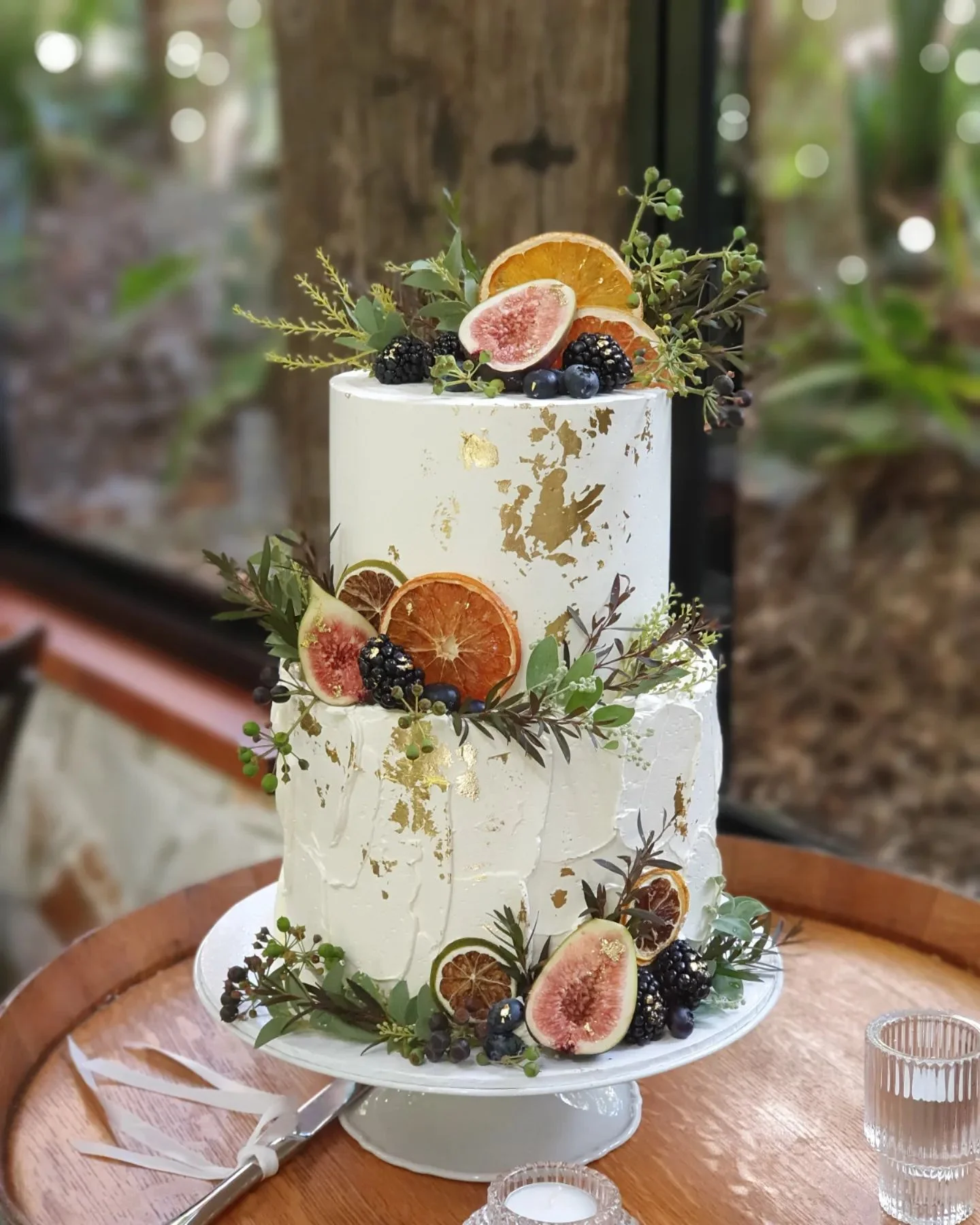 autumn-wedding-ideas-Cupcake-Elegance-Brisbane-Queensland-photo-Tawny-Photography-and-Film