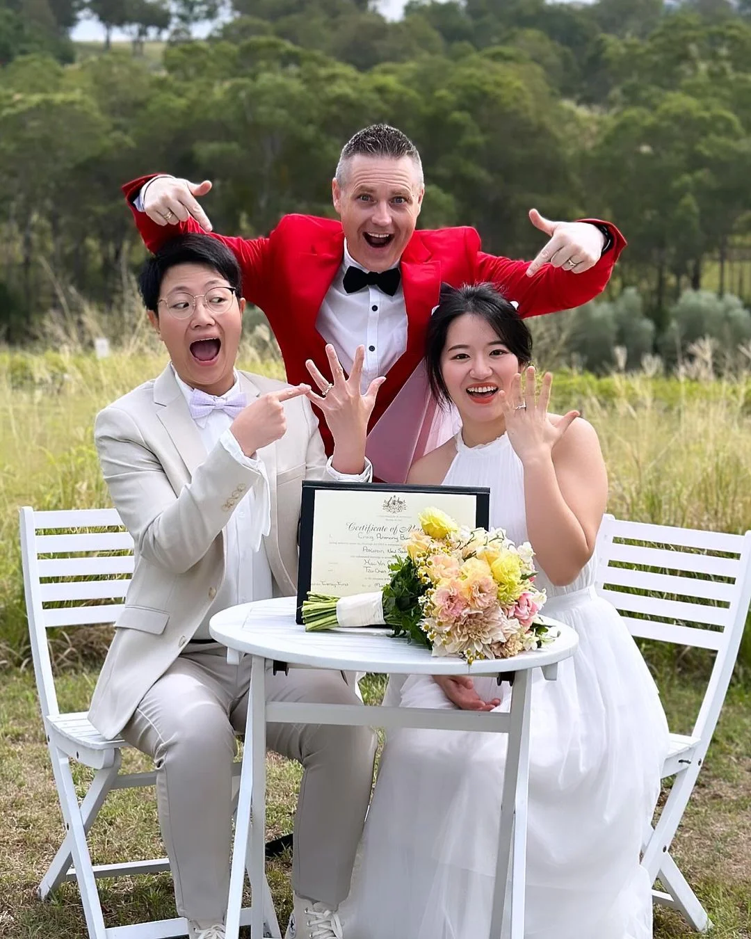 best-marriage-celebrant-nsw-Over-The-Rainbow-Celebrant