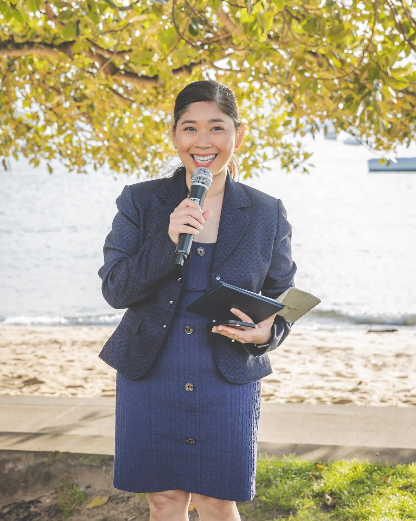 best-marriage-celebrant-nsw-Your-Celebrant-and-MC-Beverly-photo-@katsunojiriphotography