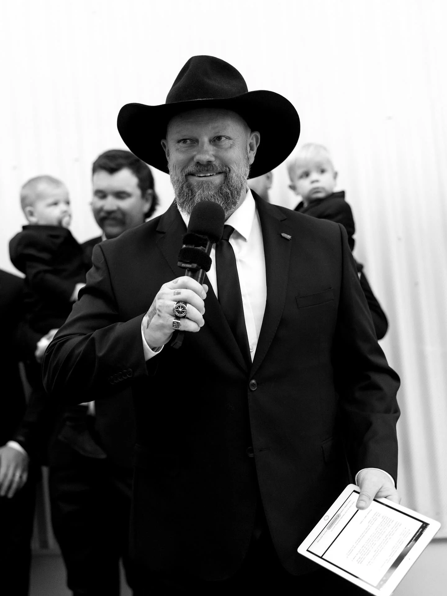 best-marriage-celebrants-NSW-2025-ABIA-Awards-Monty-King-Celebrant-photo-@hungryhearts_co