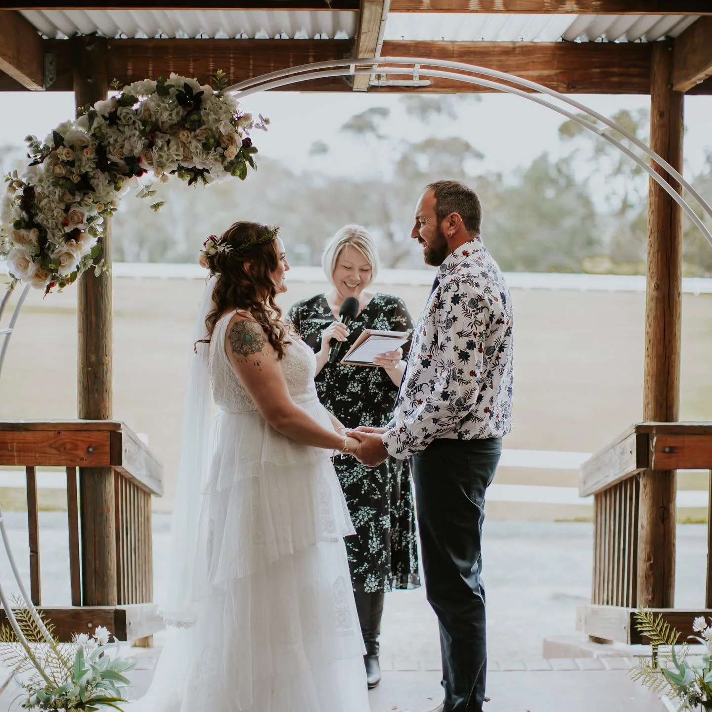 best-marriage-celebrants-in-South-Australia-Victoria-Edwards-Adelaide-Marriage-Celebrant-photo-@travisandbennyweddings