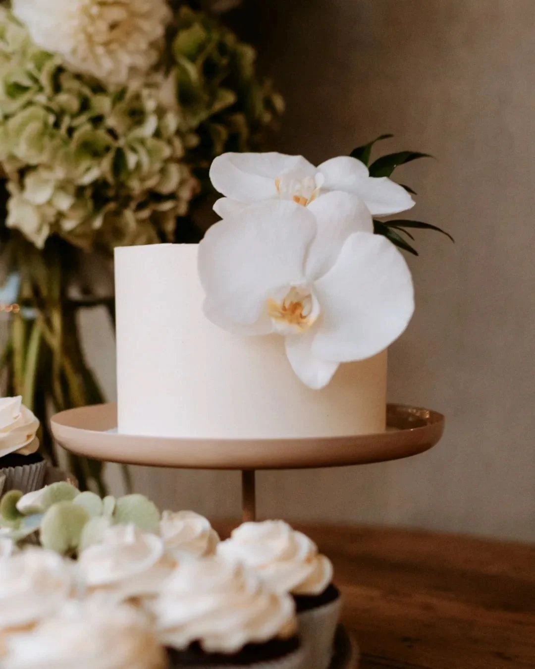 best-wedding-cake-designers-Victoria-Peninsula-Cake-Art-Mornington-photo-amber-leh-photography