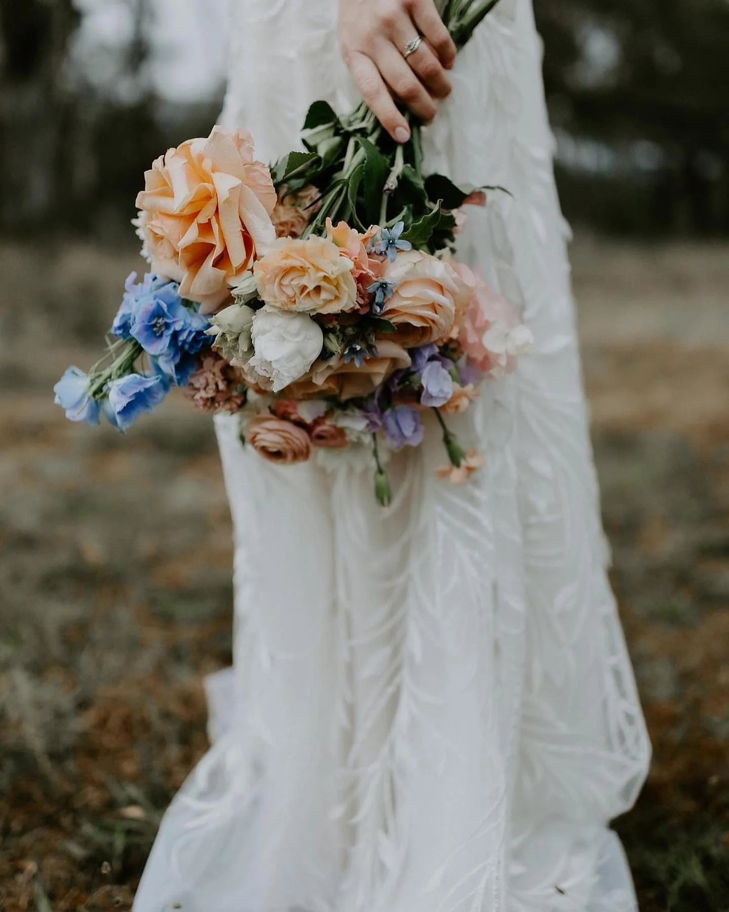 best-wedding-flowers-and-bouquets-queensland-Lace-and-Barrel-photo-Renee-Mulcahy-Photography