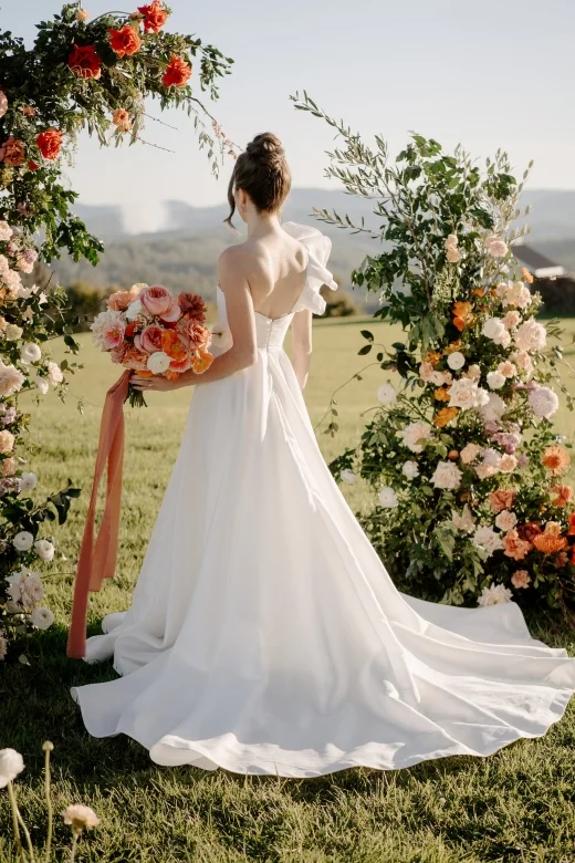 best-wedding-flowers-and-bouquets-queensland-willow-bud-photo-@trentandjessie