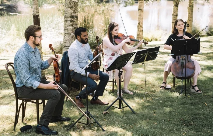 best-wedding-instrumentals-victoria-briar-string-quartet-photo-Phoebe-Powell-Photography