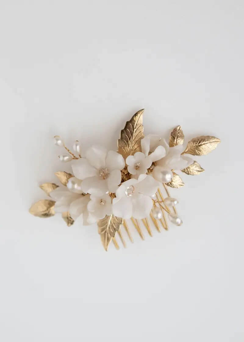 bridesmaids-gifts-ideas-hair-accessories-lola-bridal-comb-from-michelle-pagonis-bridal