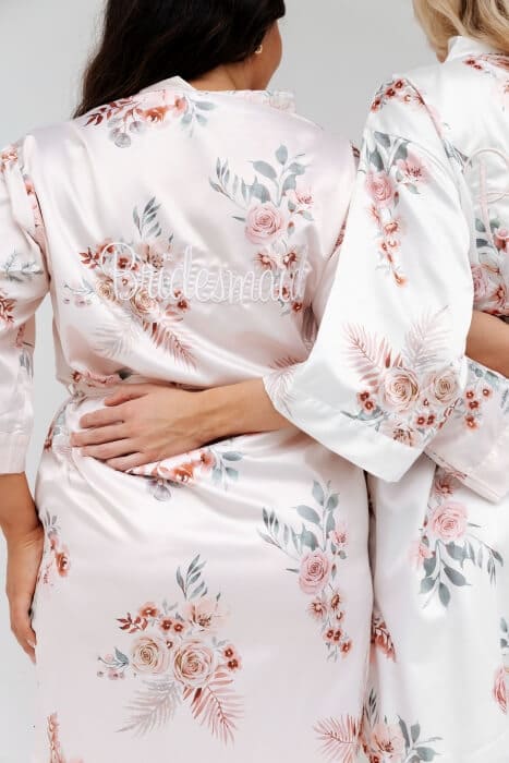 bridesmaids-gifts-ideas-sleepwear-floral-satin-robes-from-Bride-Tribe