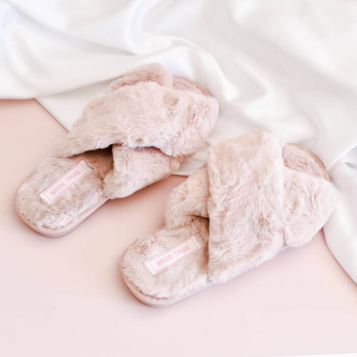 bridesmaids-gifts-ideas-sleepwear-fluffy-slippers-from-Bride-Tribe