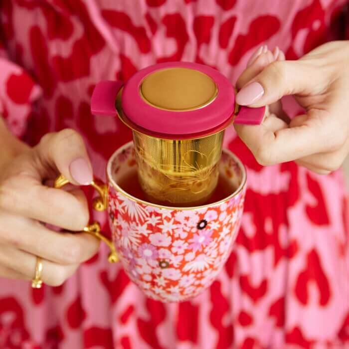 bridesmaids-gifts-ideas-teawares-bing-bang-bloom-pretty-mug-orange-red-from-T2tea