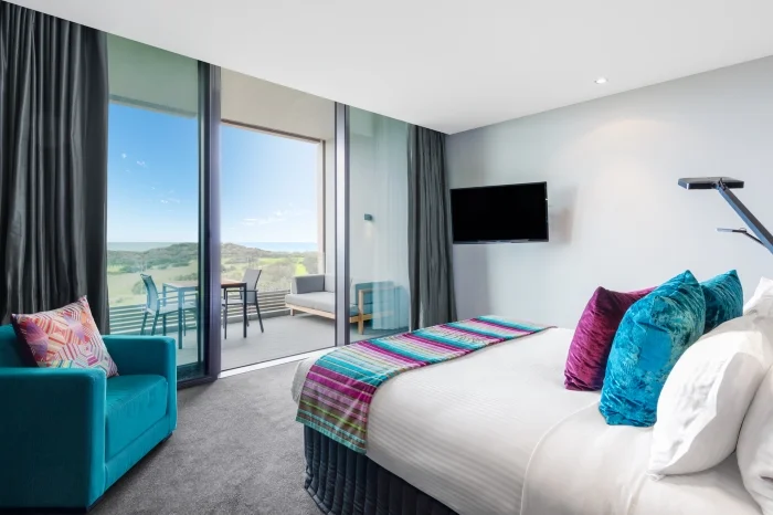 couples-retreat-romantic-getaway-Australia-RACV-Torquay-Victoria