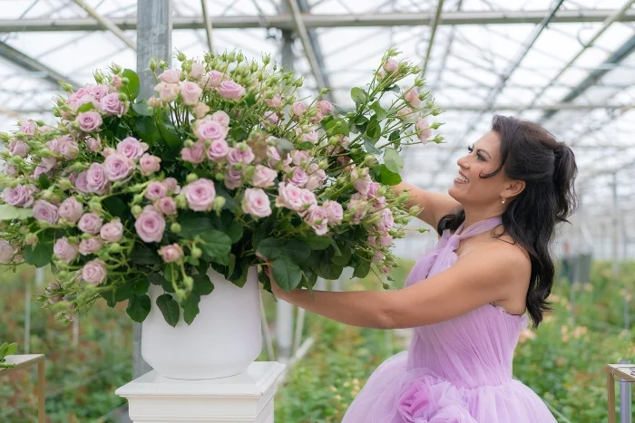 spring-wedding-ideas-Nadia-Duran-sprayrose-photo-@michael_zennaro