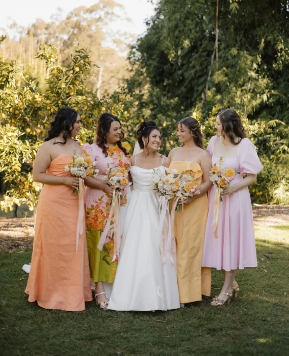 who-pays-for-bridesmaids-dresses-photo-@bulb.creative
