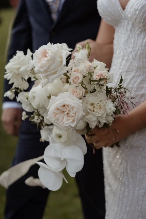 winter-wedding-ideas-and-inspiration-wedding-flowers-Willow-Bud-Wedding-Flowers-Sunshine-Coast-photo-Shae-Estella