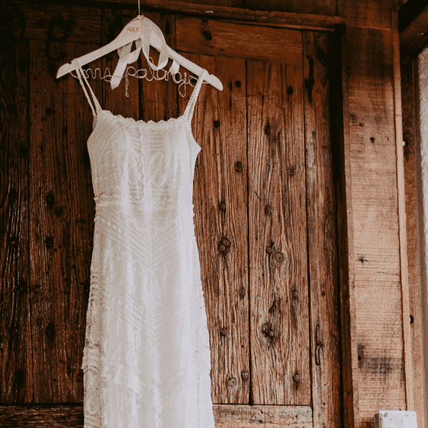8 Tips for Cleaning Your Wedding Dress