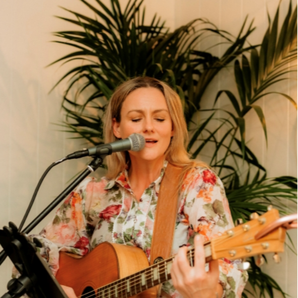 A moment with 'Amanda Jensen Weddings'