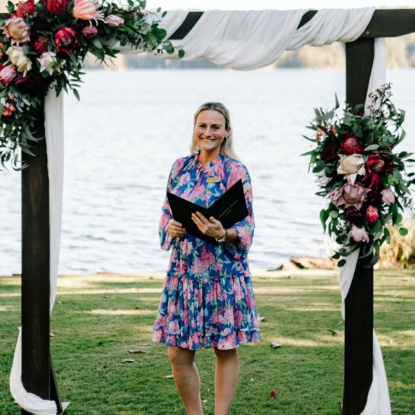 Amanda Jensen weddings at Secrets on the Lake