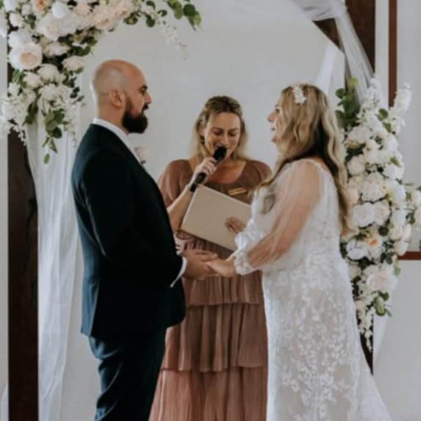 Amanda Jensen officiating a wedding at Prideaux Estate. Of an amazing couple BTW!