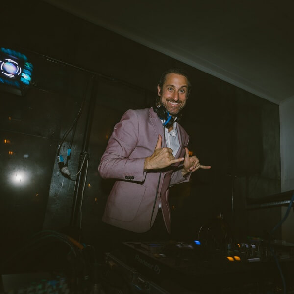 Sydney Wedding Singer Anthony Hughes