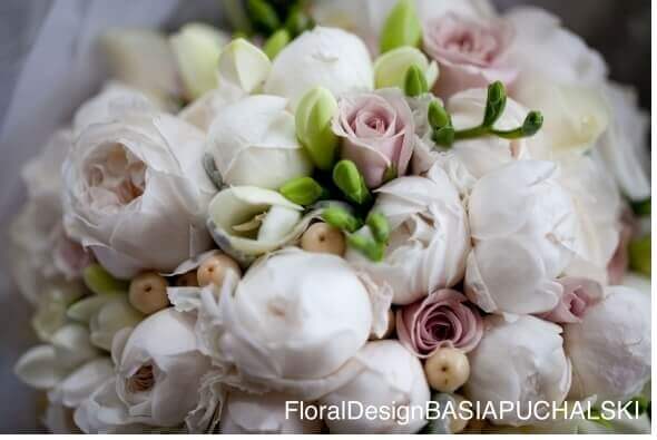 David Austin Roses with Antique Roses and freesias