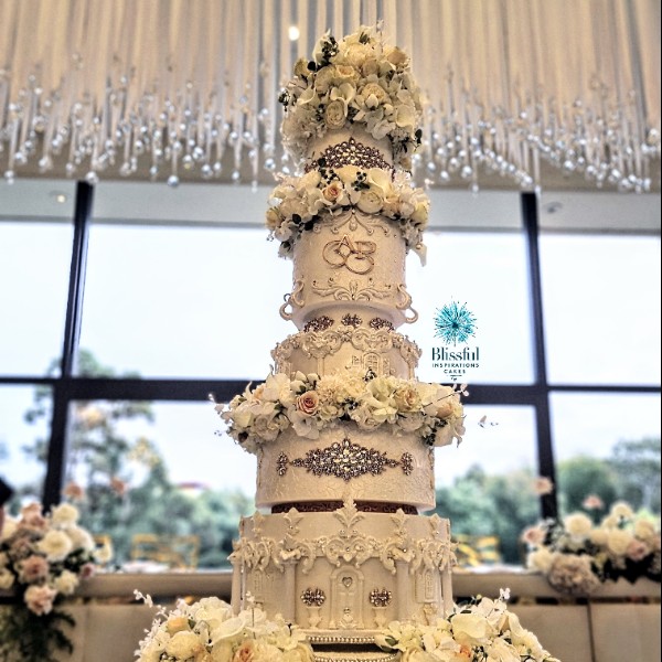 Royal Elegance Wedding Cake