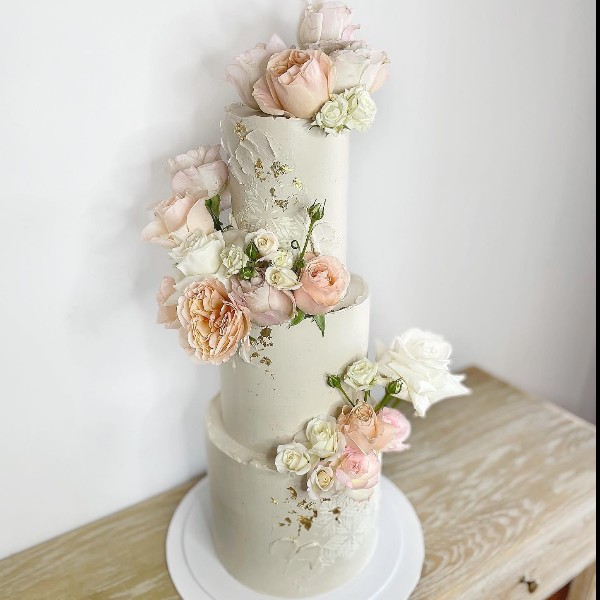 3 tier, buttercream, fresh flowers