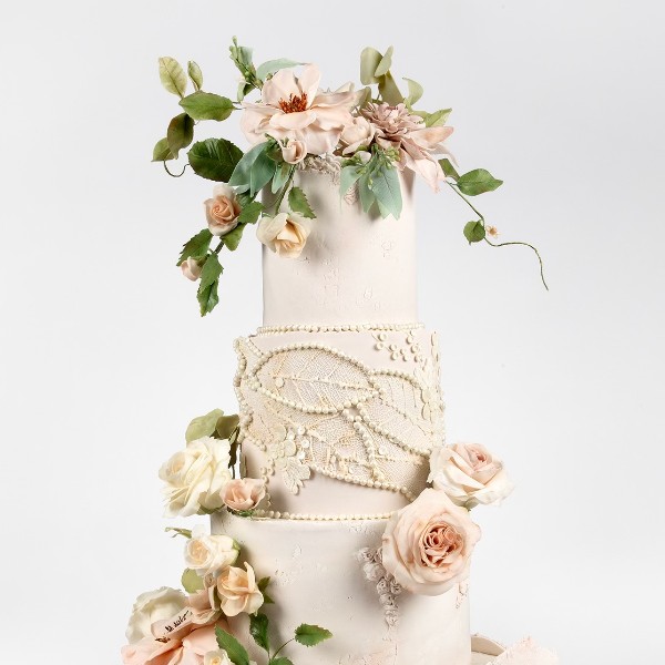 4 tier fondant, sugar flowers