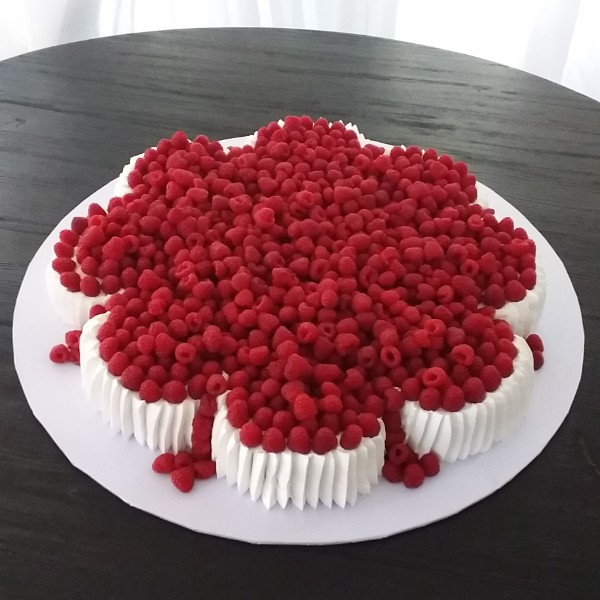 16 inch Giant Continental Cheesecake with 8 Pavlova Petals with 45 Punnets Fresh Raspberries - 72 cm Cake Board