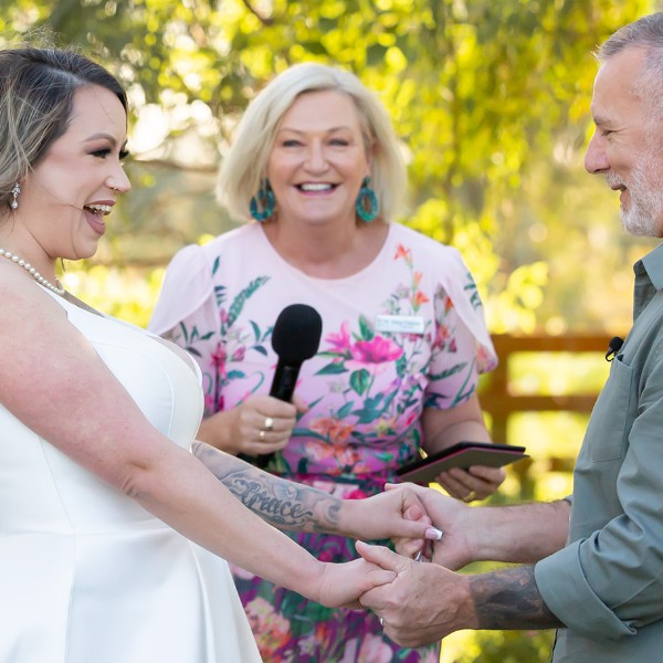 Celebrant in Style Robyn Paterson