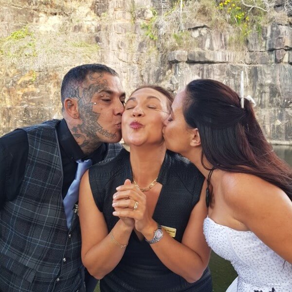 Pam and Kane- Kissing!