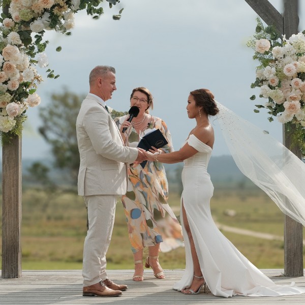 Camden Valley Inn - Razorback Deck - Outdoor ceremony