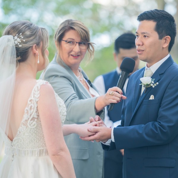 Cassandra Fisher Marriage Celebrant at Chapel Hill Retreat, Berrambing