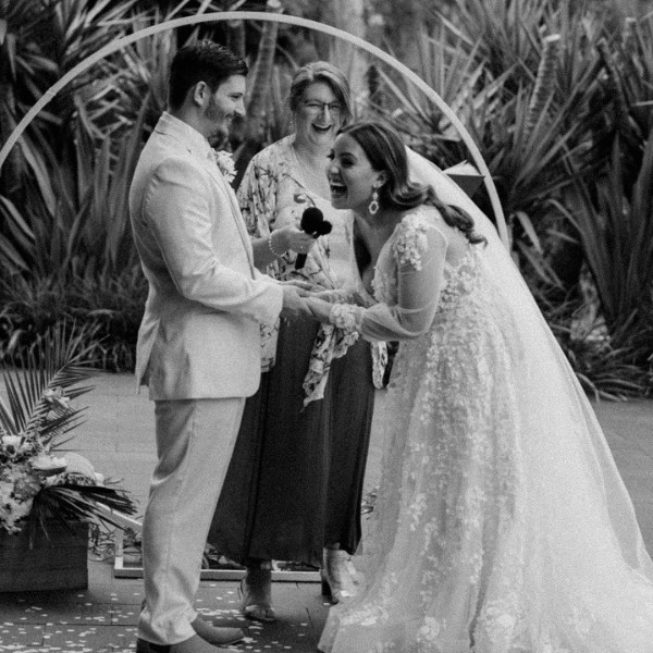 Fun relaxed outdoor ceremony at The Woodlands Harrington Grove by Cassandra Fisher Marriage Celebrant