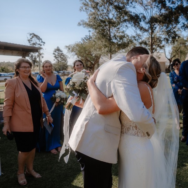 Gledswood Homestead &  Winery with Abbie and Josh