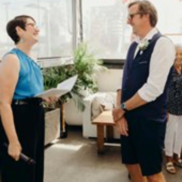 Gold Coast Elopement.  Keep it relaxed with Ceremonies by Sacha.  Image by Sarah Couturier